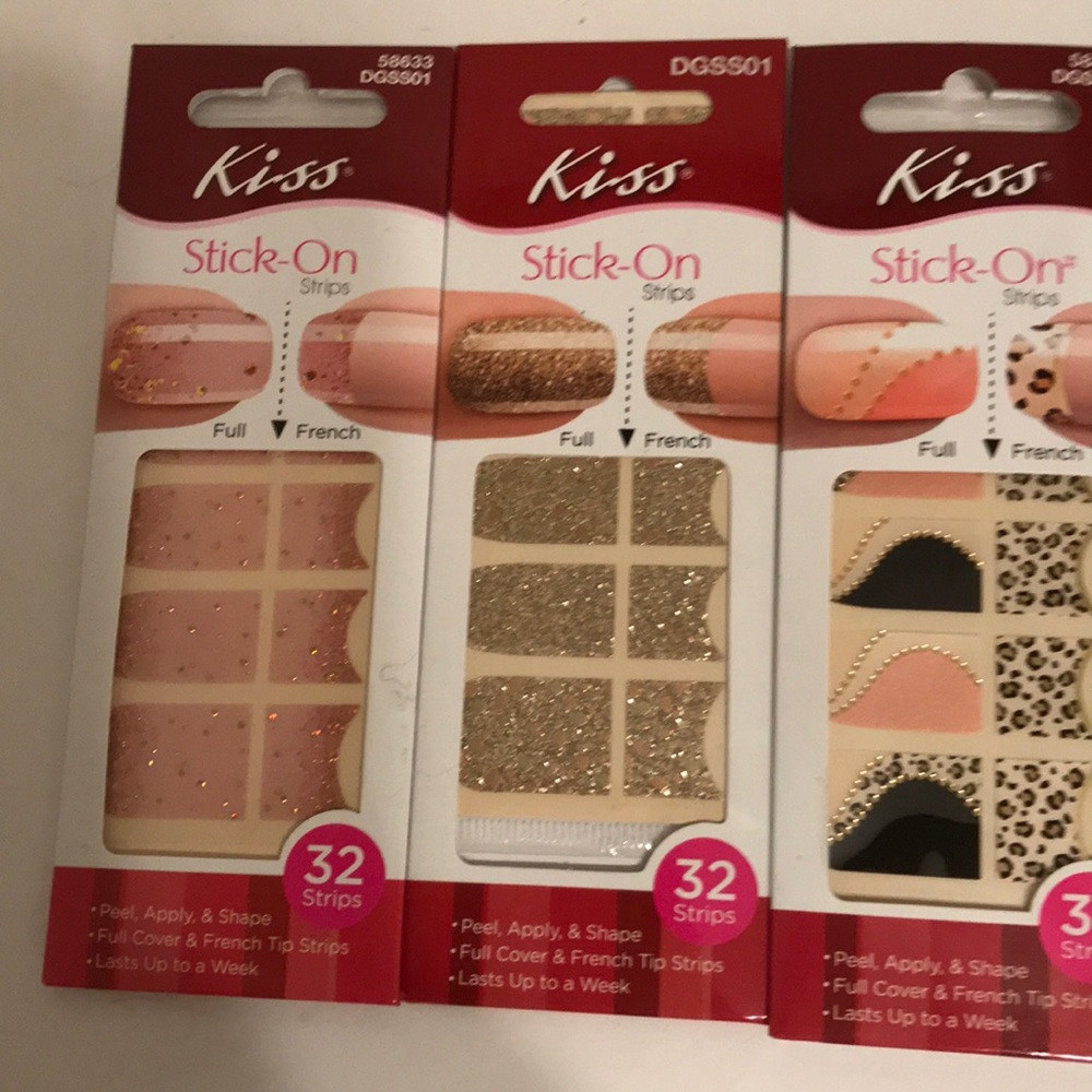 Kiss stick on strips